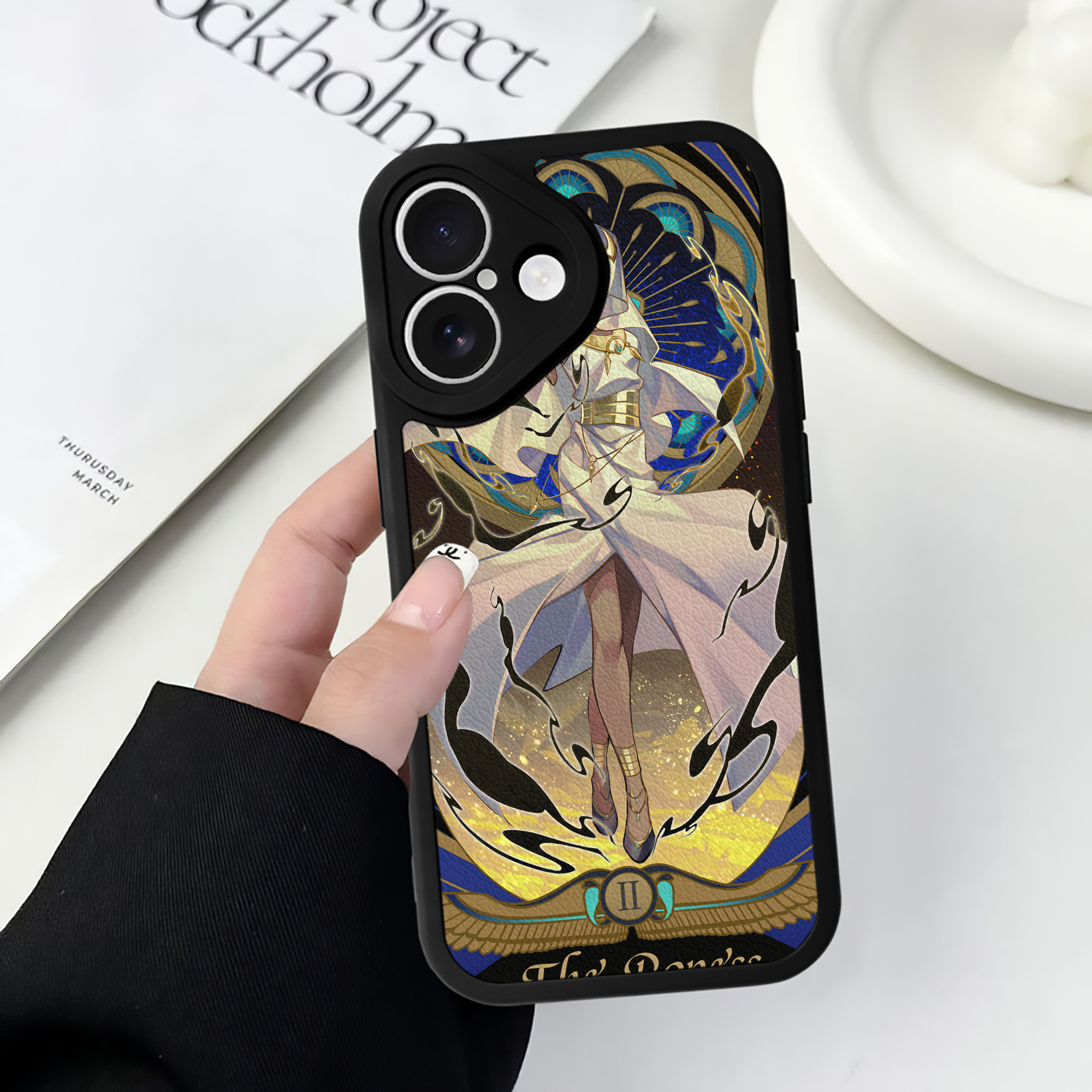 （画像用） 遊☆戯☆王 Yu-Gi-Oh! 【iPhone 16シリーズ対応】シリコンスマホケース（レザー調） 材質：シリコン